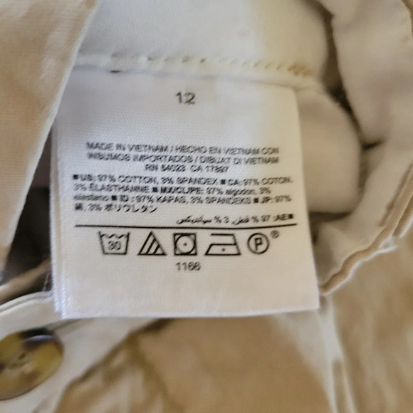 OLD NAVY Tan Mid Rise Shorts Size 12 - Picture 9 of 9